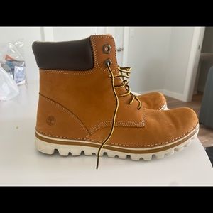 Women’s Timberlands with Ortholite size 9
